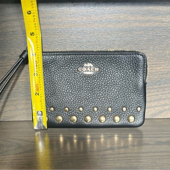 NWT Coach Corner Zip Wristlet with Rivets - Picture 5 of 7